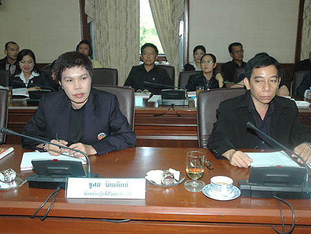 mr seng singthothong and mrs chosom rattananit,academic chief specialist